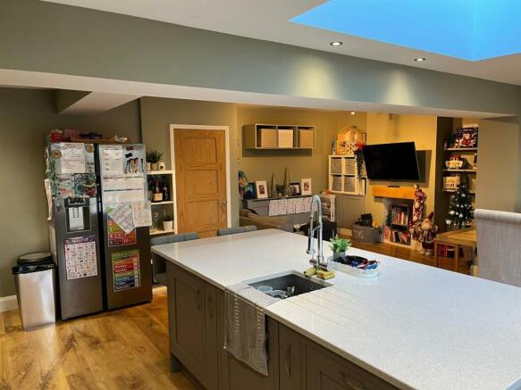 kitchen/dining room