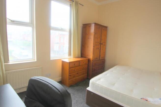 4 bed Terraced to rent Image 4