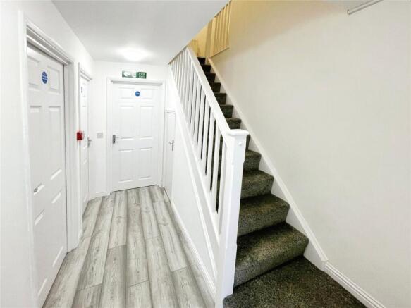1 bed Detached to rent Image 11