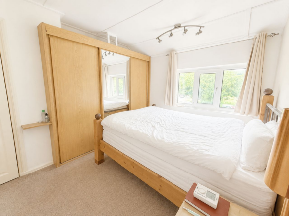 3 bed Terraced for sale Image 5