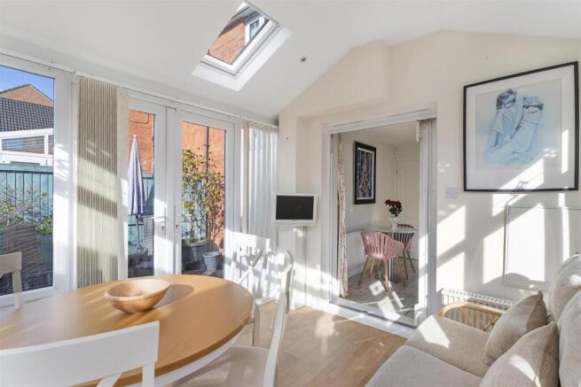 4 bed Terraced for sale Image 4