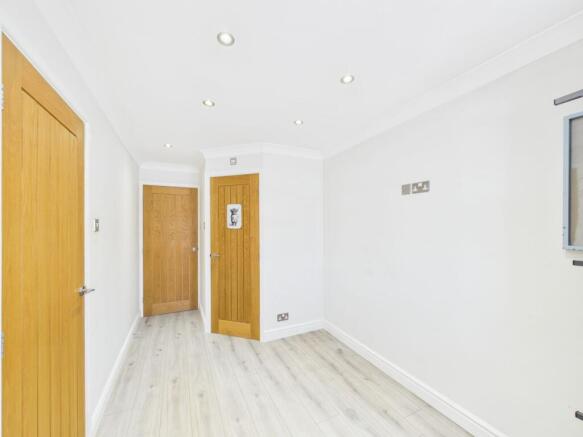 4 bed Detached for sale Image 9