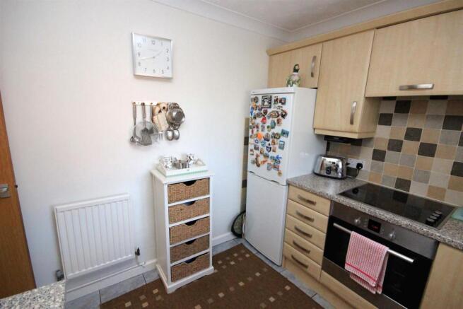 FITTED KITCHEN