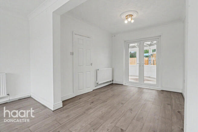 3 bed Semi-Detached for sale Image 9