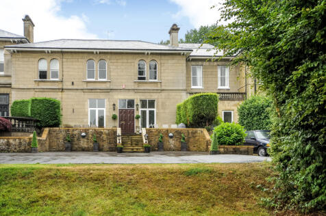 Longcross Road, Chertsey, KT16