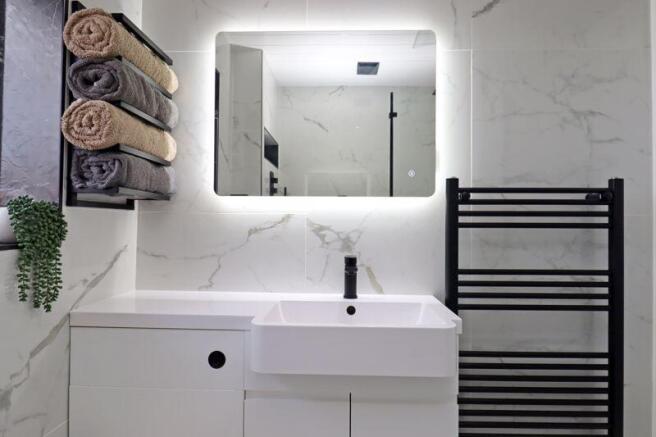 BATH/SHOWER ROOM