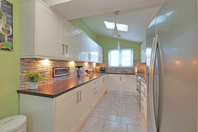 3 bed Semi-Detached for sale Image 4