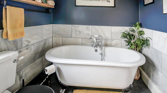Bathroom 1_1
