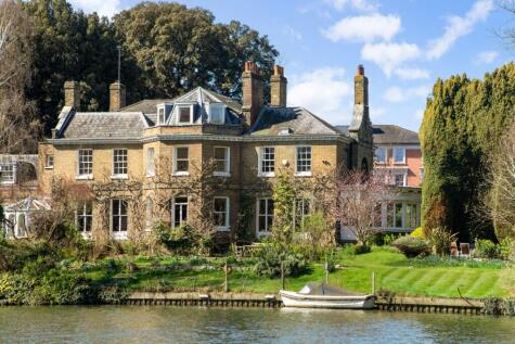Lower Teddington Road, Hampton Wick KT1