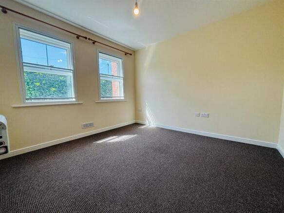 2 bed Flat for sale Image 6