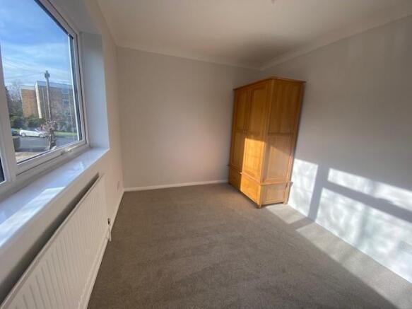 6 Willow Court bedroom 3.jpg