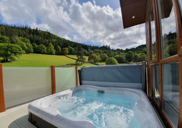 Private Hot Tub With Scenic Views Towards Gwydir F