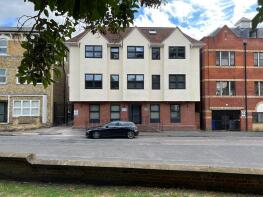 Flat 7, 6 Greenwood House, Church Street, Waltham Abbey EN9 1DX