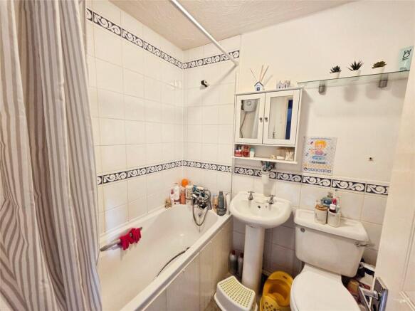 Shipley Drive, Swindon - View 6