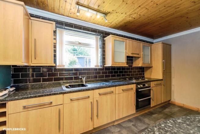 3 bed Semi-Detached for sale Image 9