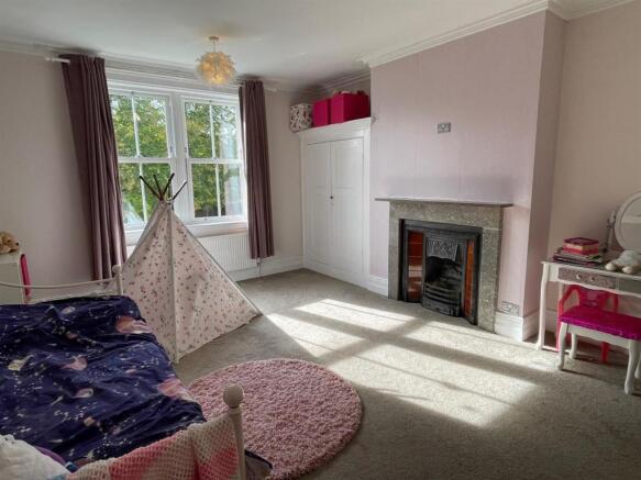 Childs bedroom.jpg