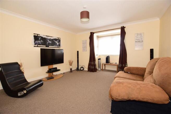 Lounge/ Dining Room