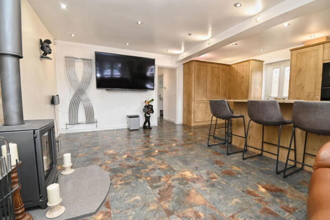 2 bed Detached Bungalow for sale Image 4