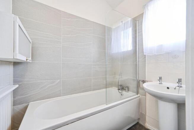3 bed Terraced for sale Image 6