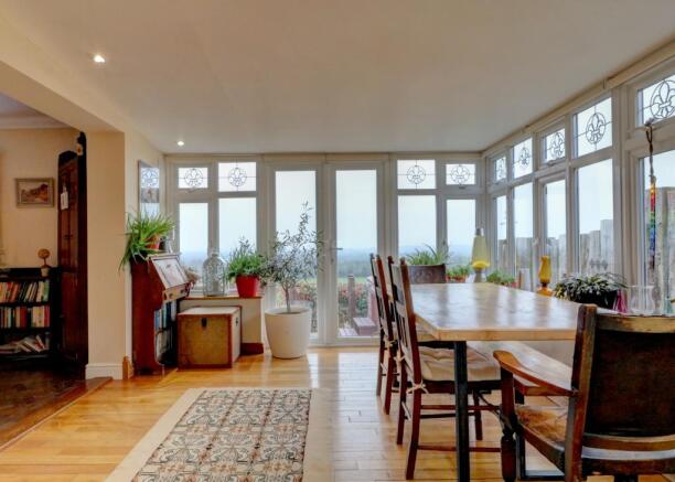 Dining room.