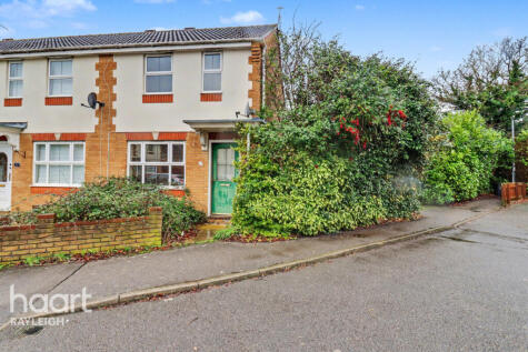 Stirling Close, Rayleigh