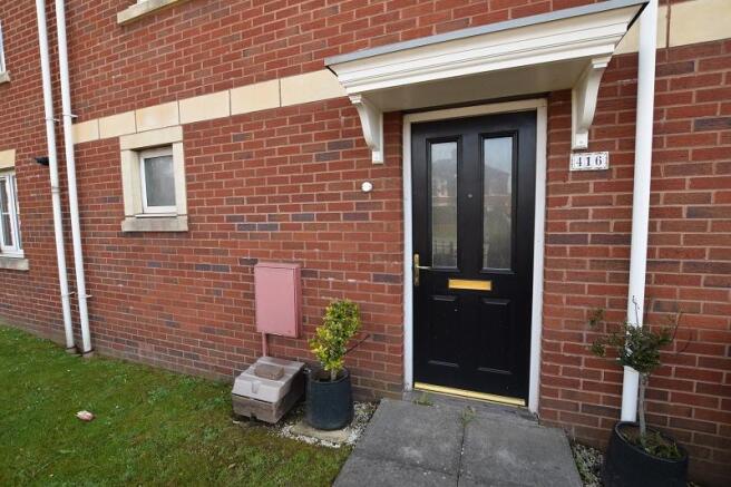 Covered entrance porch