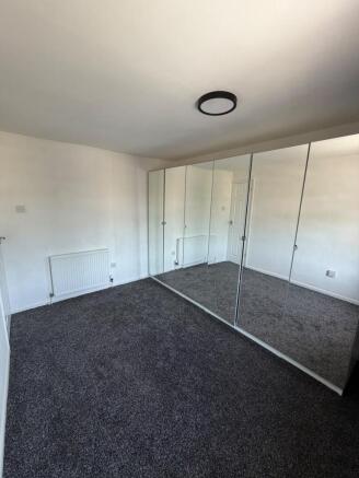 3 bed House to rent Image 6