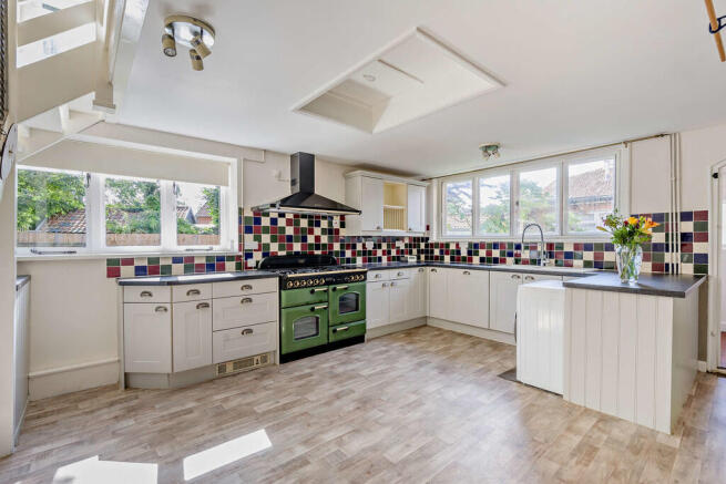 8659306-interior1...
