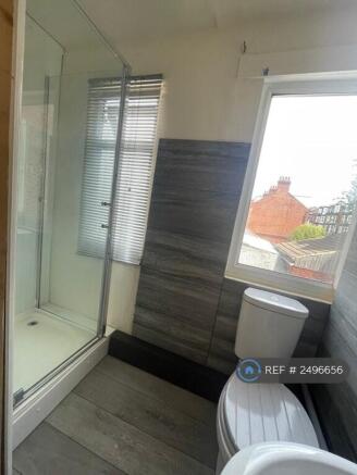 4 bed Semi-Detached to rent Image 11