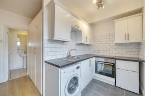 Flat 9, 127, Castle Hill, Reading RG1 7SY