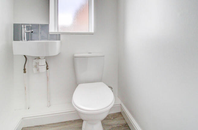 Downstairs WC.JPG