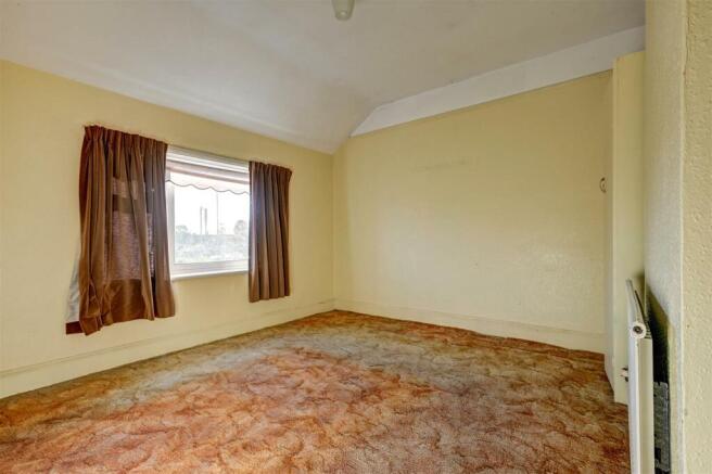 Bedroom 1.jpg
