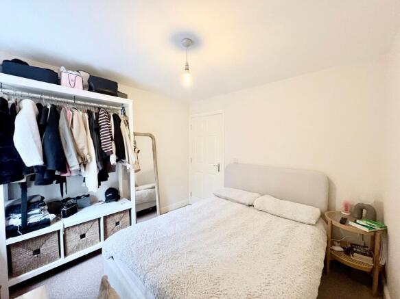 2 bed Flat for sale Image 8