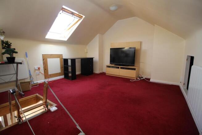 6 Tilehurst Road - N