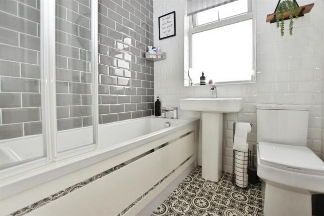 3 bed Terraced for sale Image 12