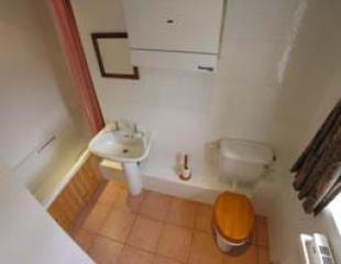 BATHROOM 2