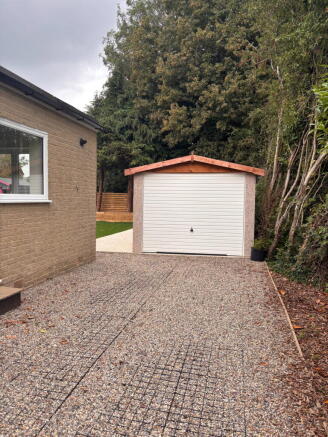 3 bed Semi-Detached Bungalow for sale Image 12