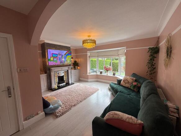 3 bed Semi-Detached for sale Image 5