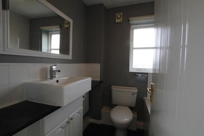 Bathroom (1).JPG