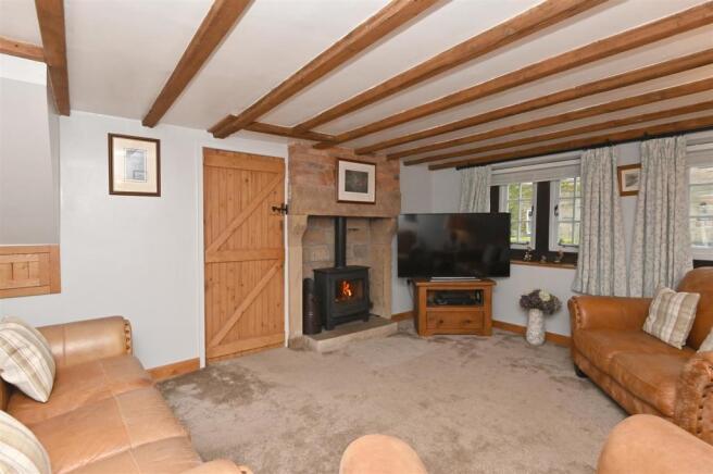 Lounge from stable door.jpg