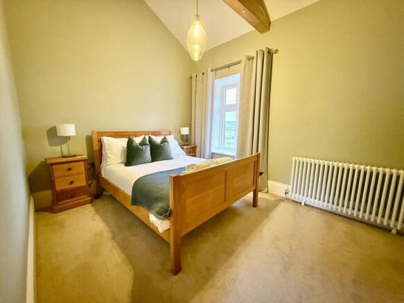 4 bed Detached for sale Image 11