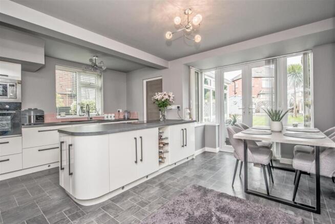 Fitted Dining Kitchen: