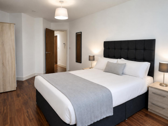 Master bedroom.png