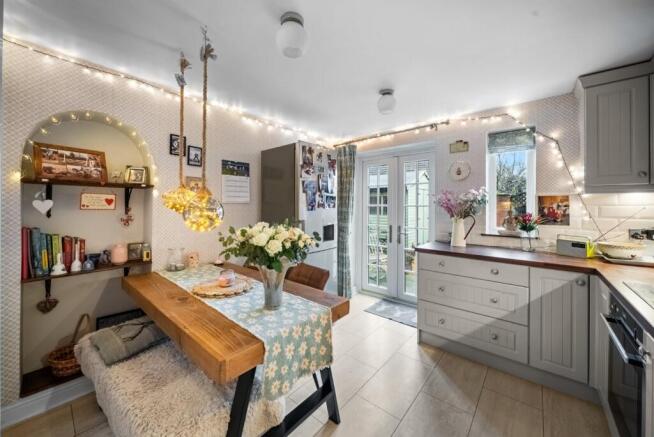 3 bed Terraced for sale Image 6