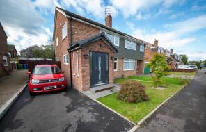 25, Stirling Avenue, Hazel Grove, Stockport SK7 5LX