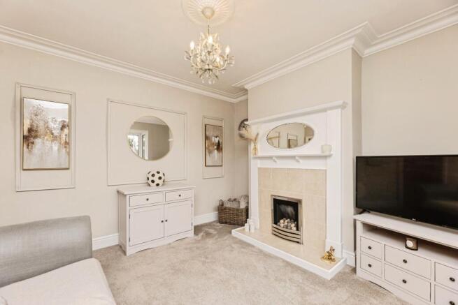 4 bed Detached for sale Image 9