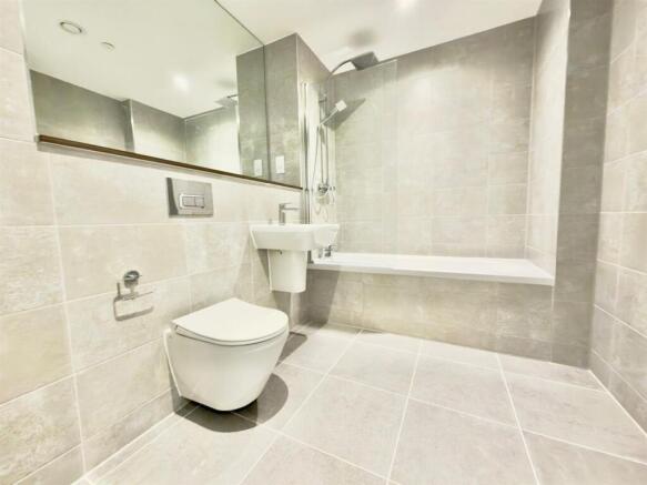 2 bed Apartment to rent Image 10