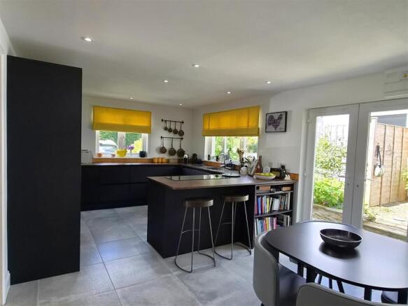 Beams Ends kitchen breakfast room