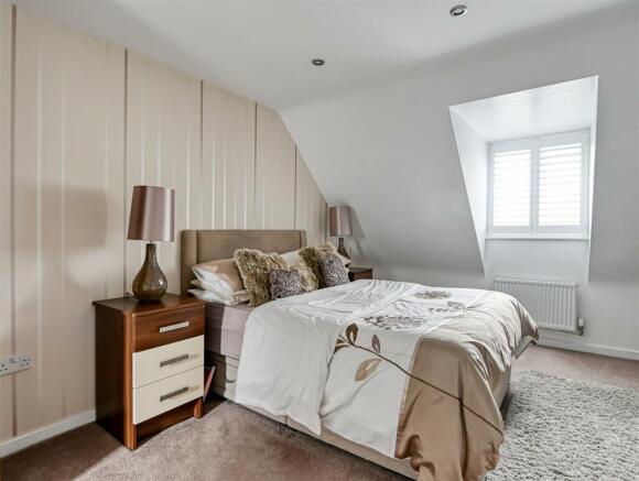 71 Rastrick Close-12.jpg