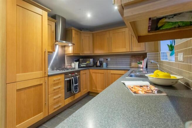 Kitchen 2 Upper.jpg